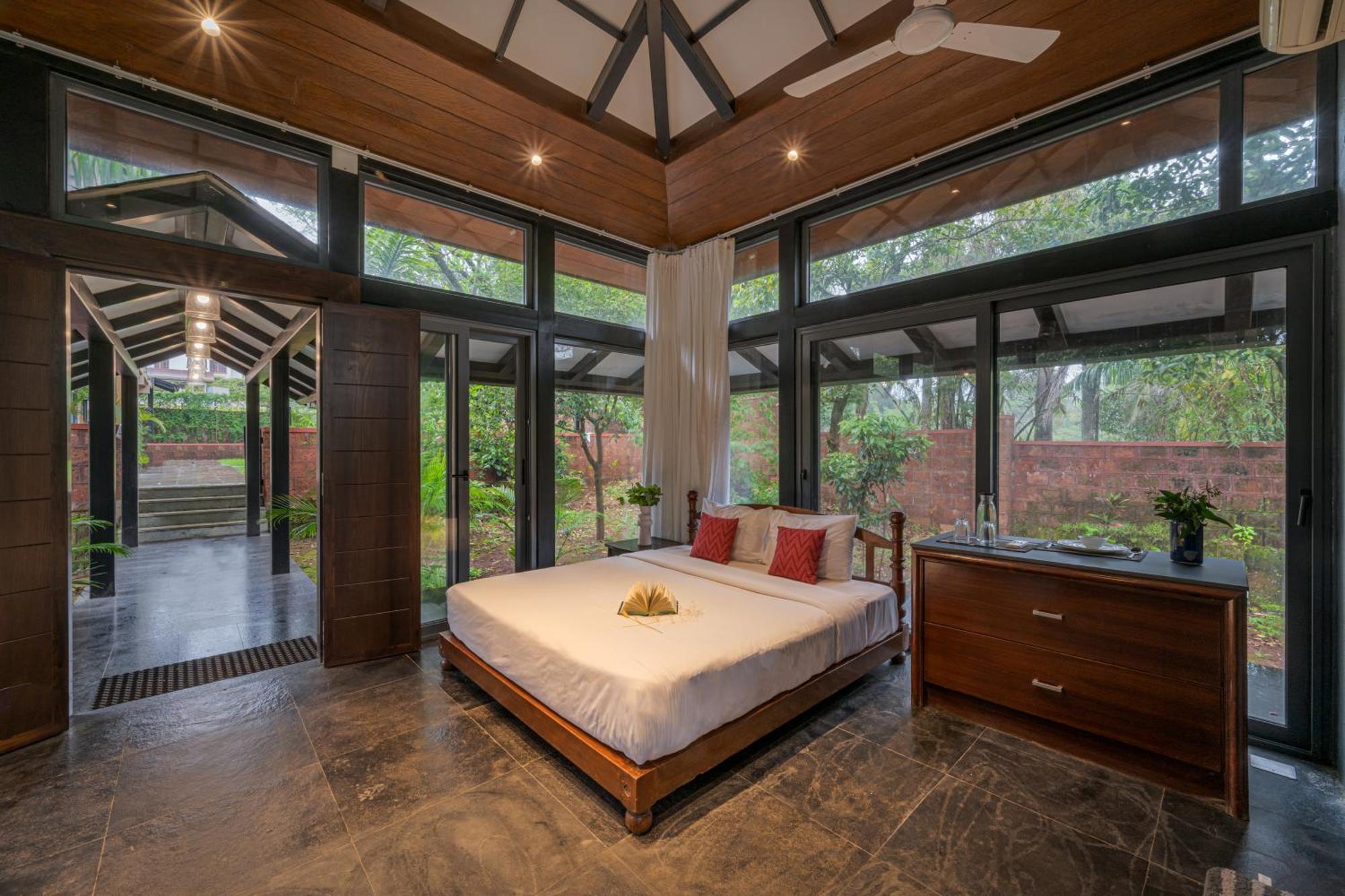 Saffronstays The Glasshouse, Panchgani - Beautiful Glass Villa For Couples ภายนอก รูปภาพ